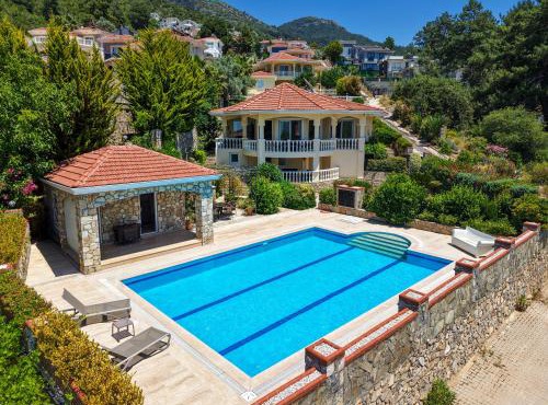 Private Pool Villa with Garden & Forest View