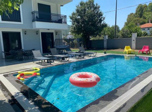 Lotus Villa in Çamlı Village, Jacuzzi and pool in Tasbuku