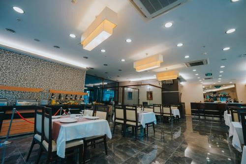 216 Castle Hotel